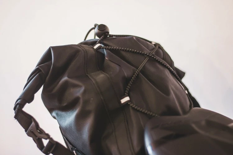 BOLSA SILLIN GRAVEL MERIDA IMPERMEABLE NEGRO - Imagen 6